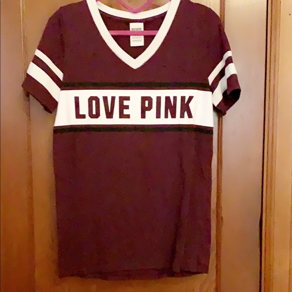 VS pink tee